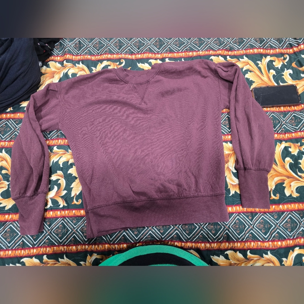 Universal Thread Women's V-Neck Sweater - Deep Purple